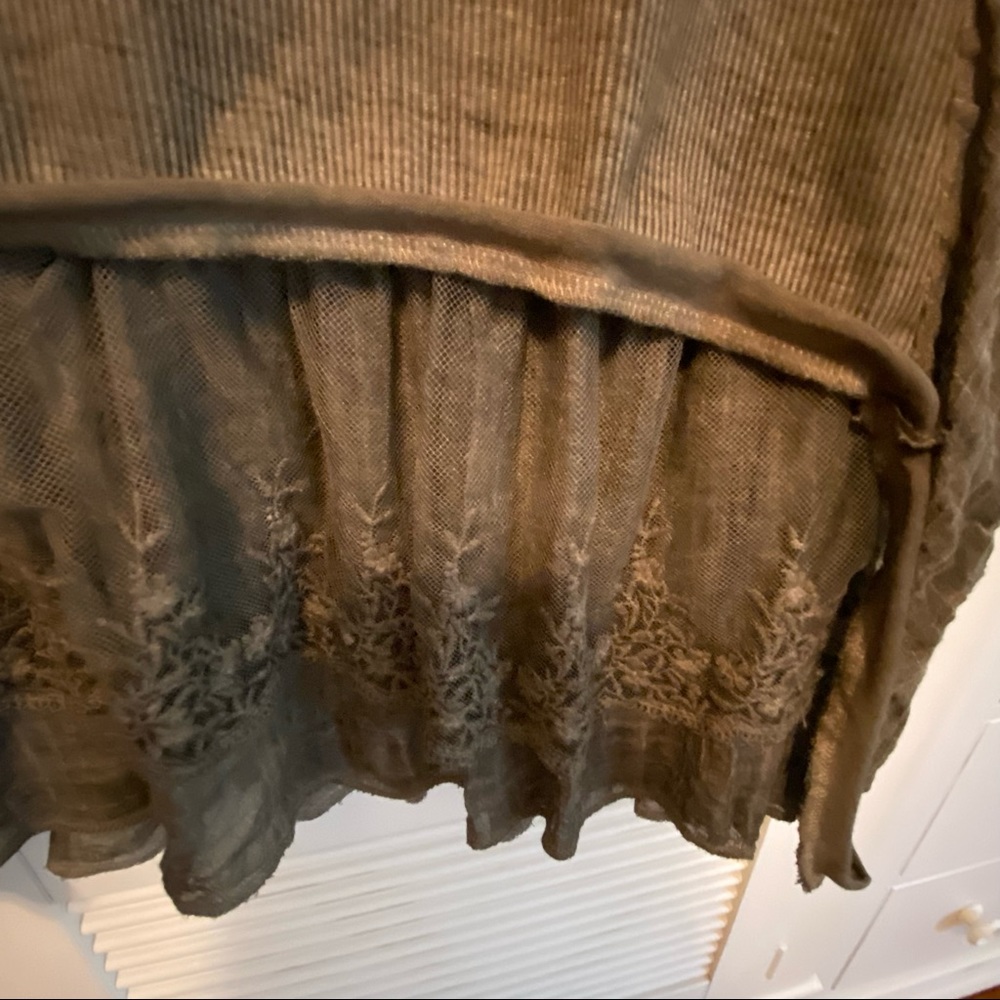 SIMPLY COUTURE Olive Lacey Ruffled Tunic - Picture 5 of 8
